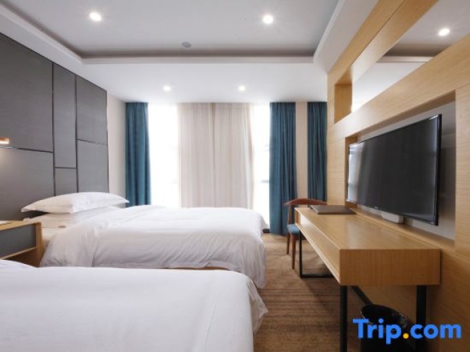 Deluxe Twin Suite