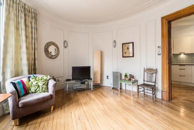 Catching Unique 1 Bedroom Apartment
