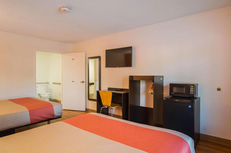 Motel 6 Savannah, GA - Midtown