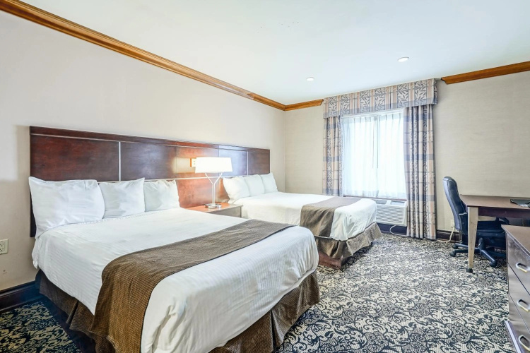 Woodbine Hotel And Suites photo 6