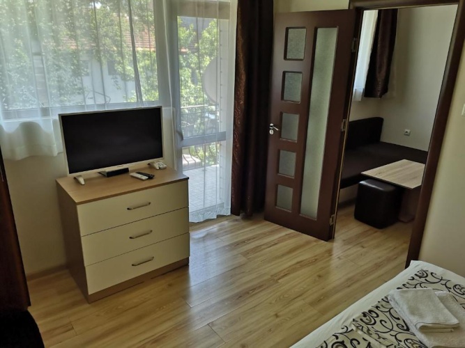 Studio with garden view