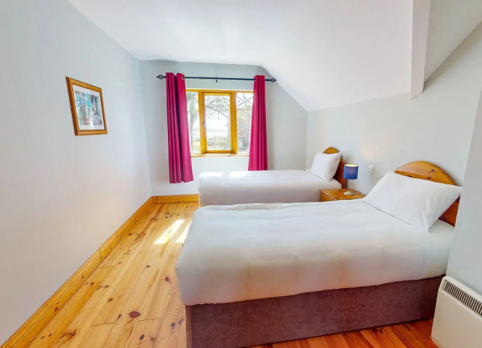 Dingle Courtyard Cottages 2 Bed Sleeps 4