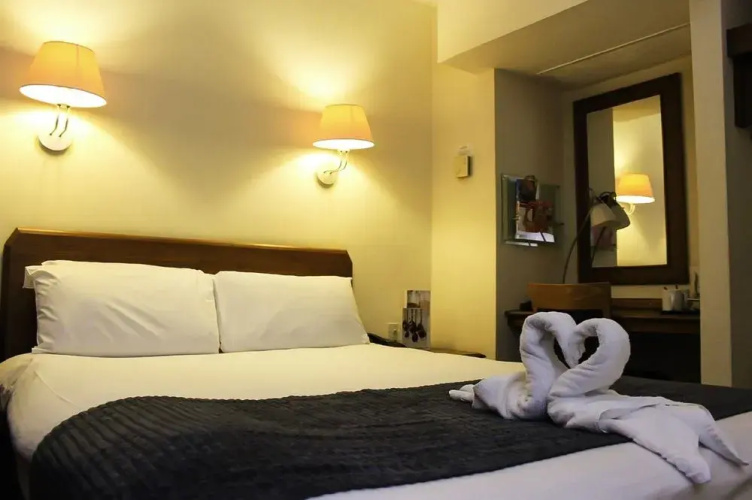 Airport Inn Gatwick