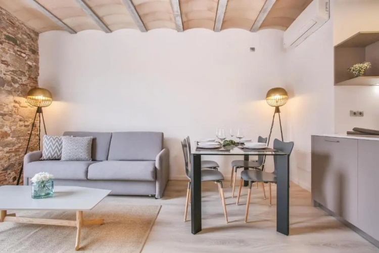 2 Bedrooms Apartment