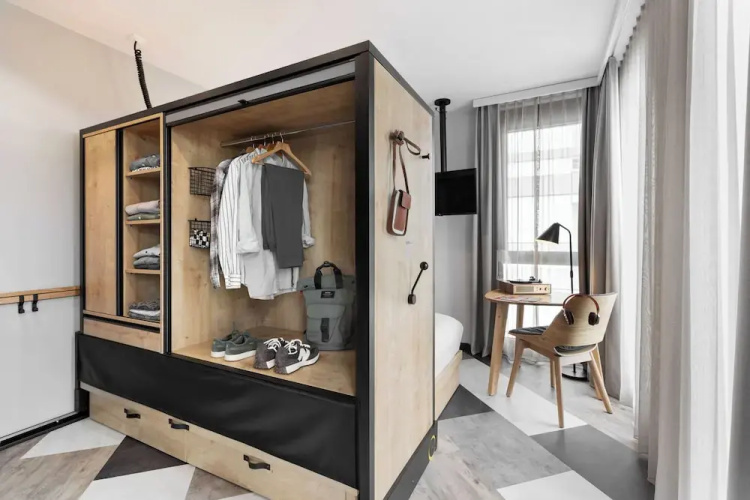 Stay KooooK Geneva City – Online Check In
