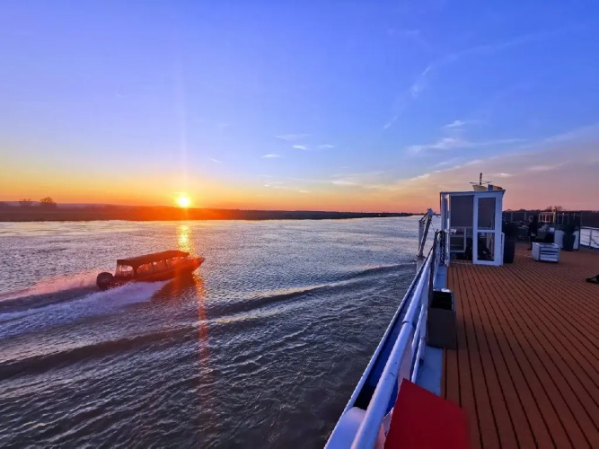 MS Diana-Nava de croaziera pe Dunare