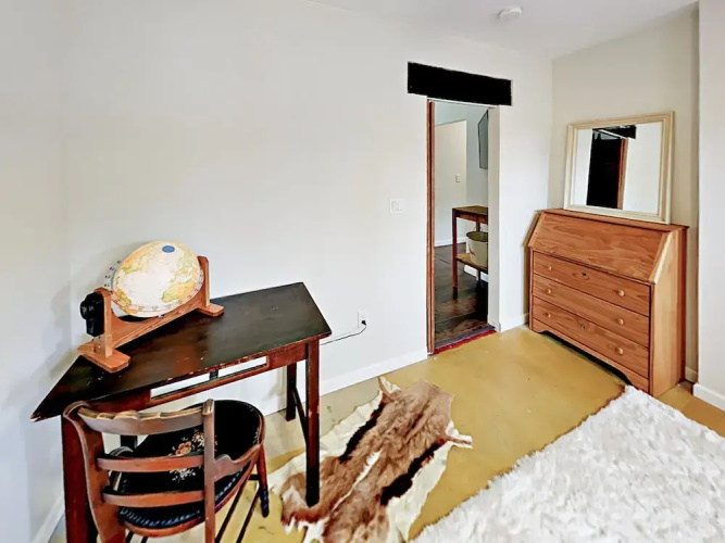 E Indianola - 4 Br Home