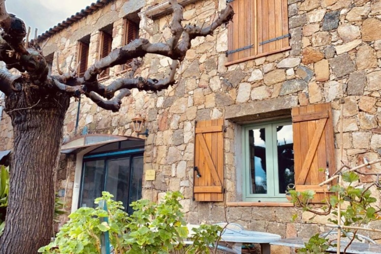 2 Bedrooms Cottage