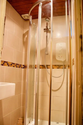 1 Bedroom Flat In Broughton