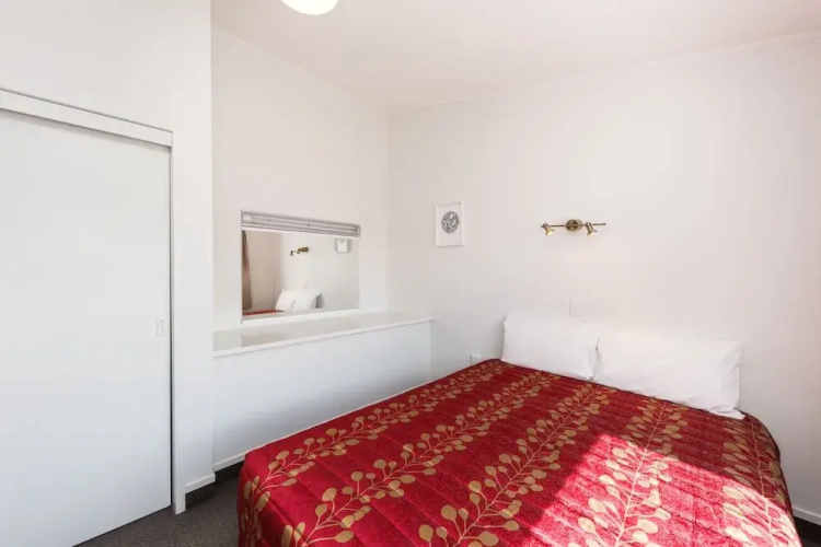 Manfeild Park Motel