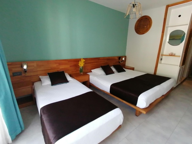 Standard Triple room