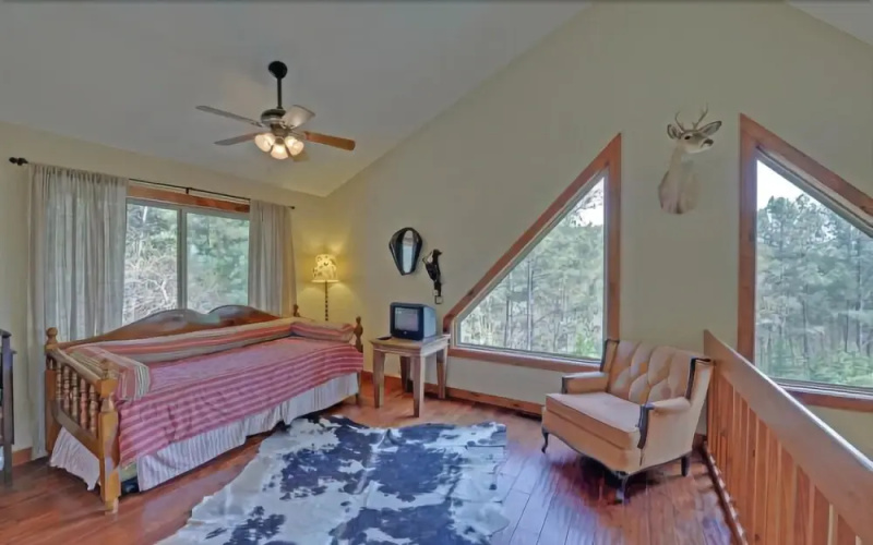 Horse Collar Lodge- Ducktown Tn