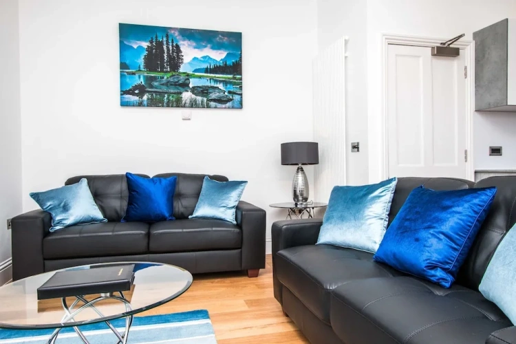 2 Bedrooms Executive Quadruple Apartment