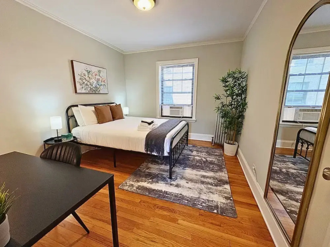 Furnished 1BR - Woodlawn 2W
