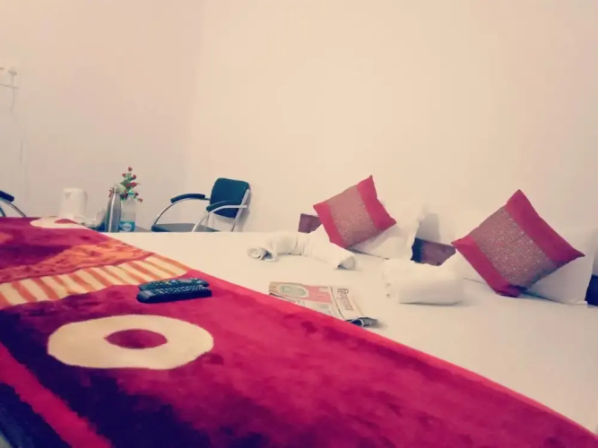 Hotel Anand Lok
