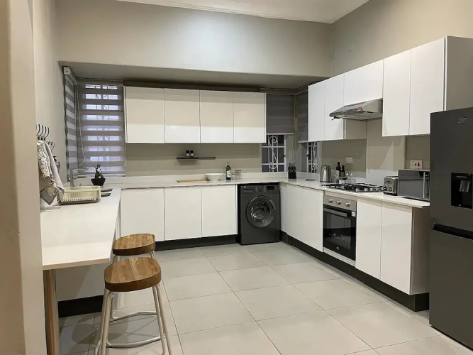 Contemporary 2 bed in Suburbs - 2081