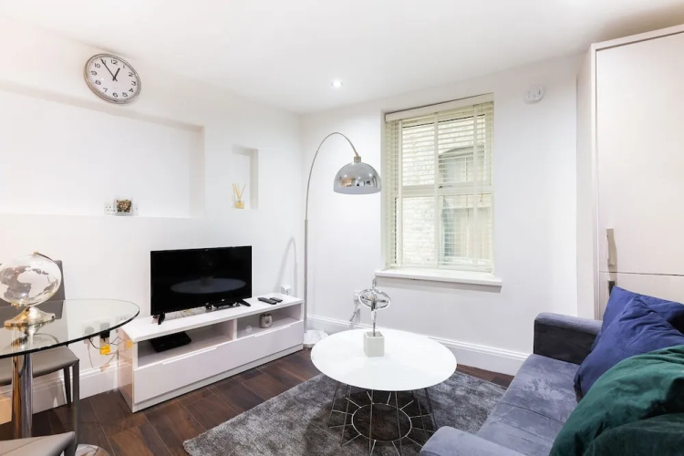 Chic Three Bed Shoreditch Gem Sleeps 8 A2