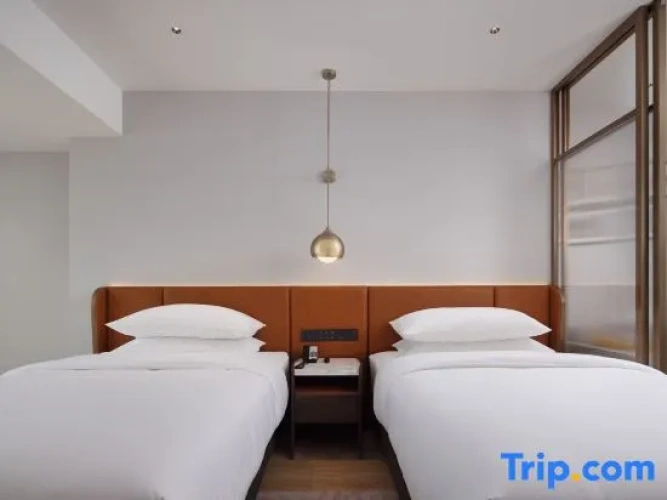Deluxe Quadruple Suite