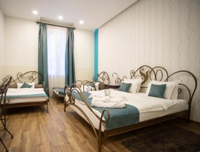 Deluxe Double room with city view