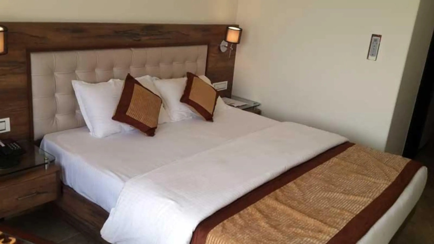 Hotel Awana