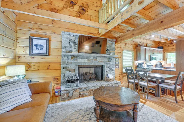 Cozy Retreat W/ Deck & Sapphire Resort Access! - Cashiers, NC