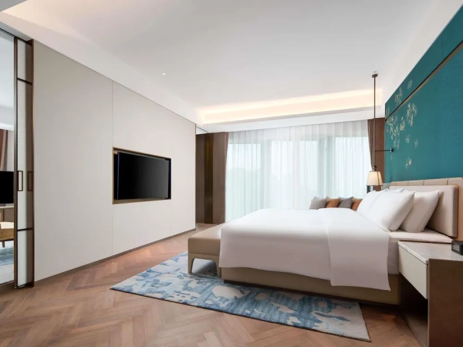 Executive Double Club Suite