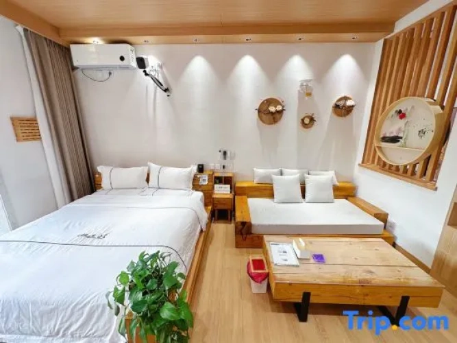 Quadruple Suite