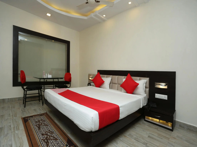 Collection O 11546 Hotel CSFC