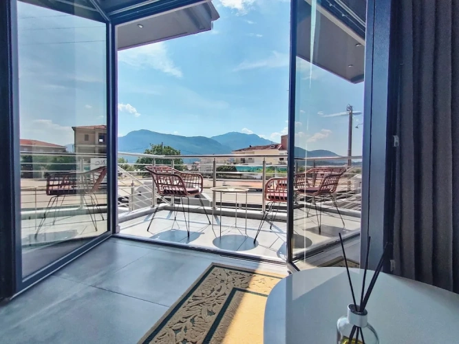 Junior Suite with balcony and with city view