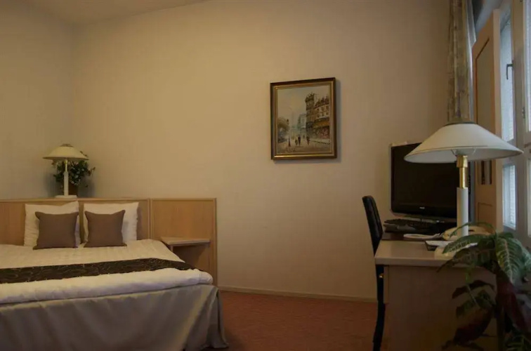 Hotel Avion