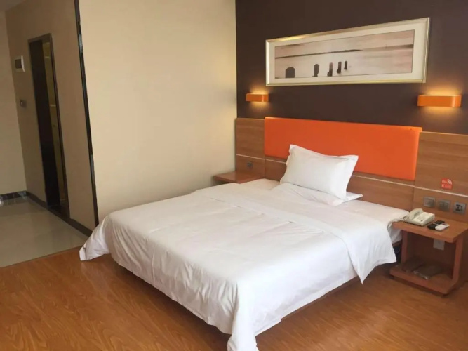 7Days Premium Linyi Hedong Caiyuan Square