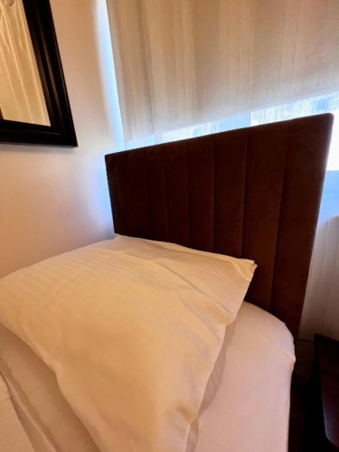 2 Bedrooms Single Apartment