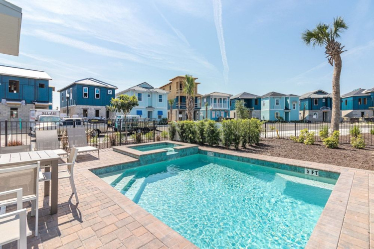 Shake Shack Heated Pool & Hot Tub