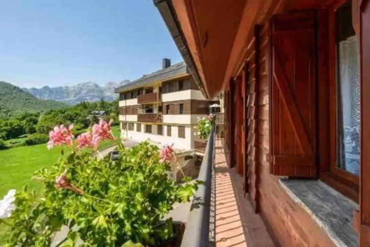 2 Bedrooms Apartment