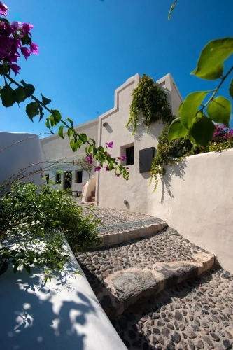 2 Bedrooms Villa