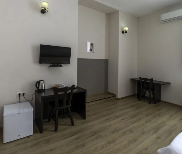 Backstreet Hotel