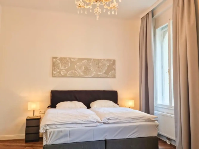 Deluxe Double room with street view