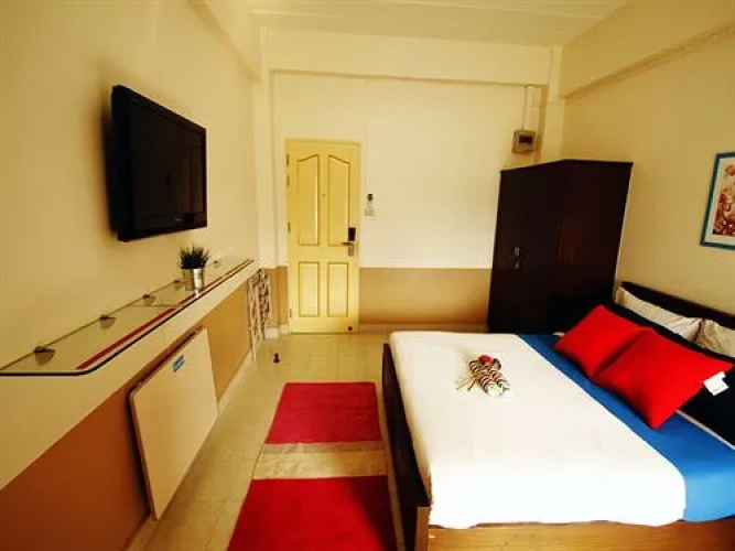 Golden Apartment