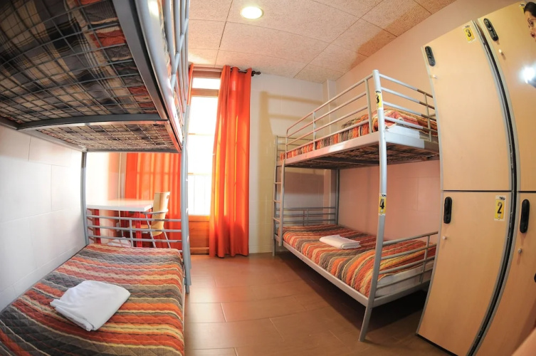 Albergue Zaragoza Hostel