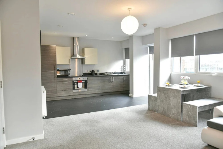 Massive 2bd Central Ipswich
