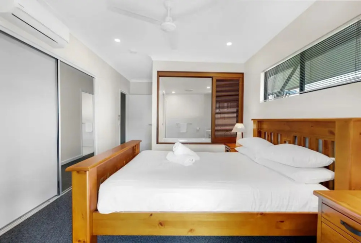 Bright 3-bedroom Beachside Stay With Pool & BBQ
