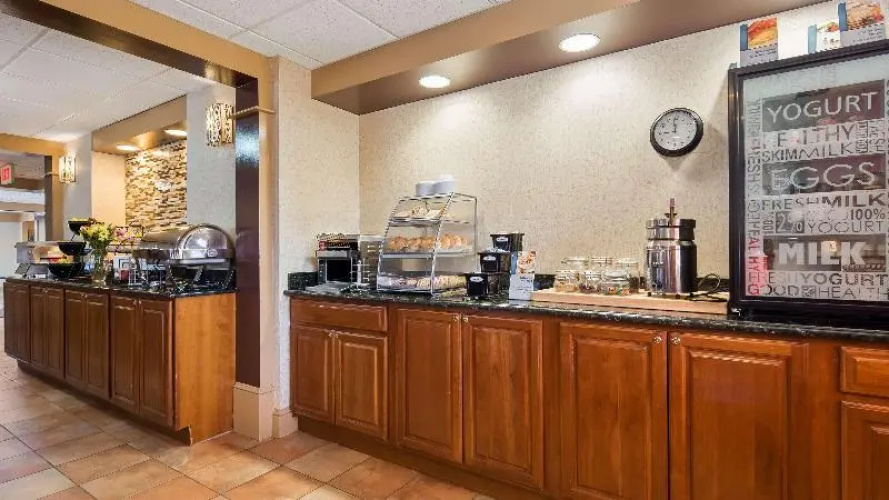 Holiday Inn Express Sharon