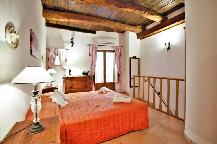 1 Bedroom Apartment with balcony and beachfront