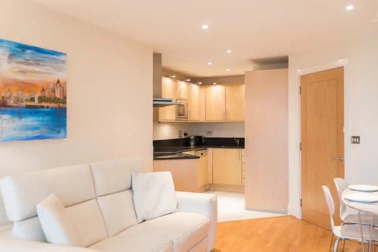 Stunning Flat Overlooking the Thames