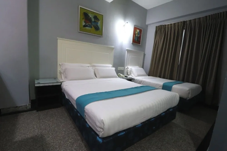 Standard Triple room