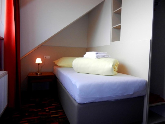 Standard Twin room with view