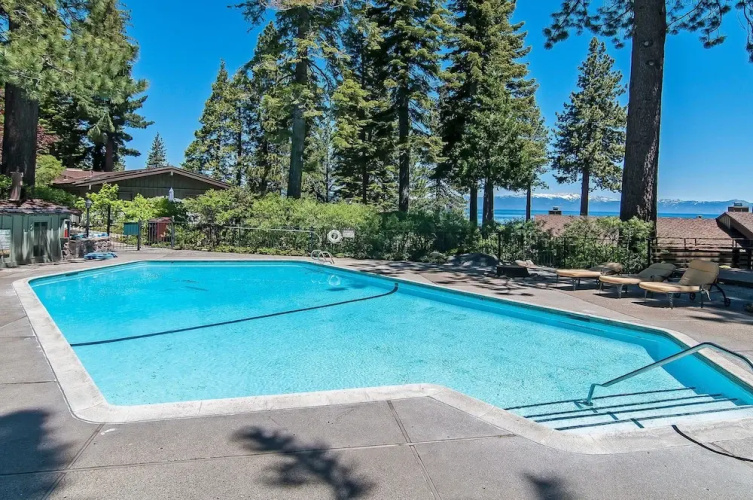 Waters Edge Oasis Shared Pool & Pier Access