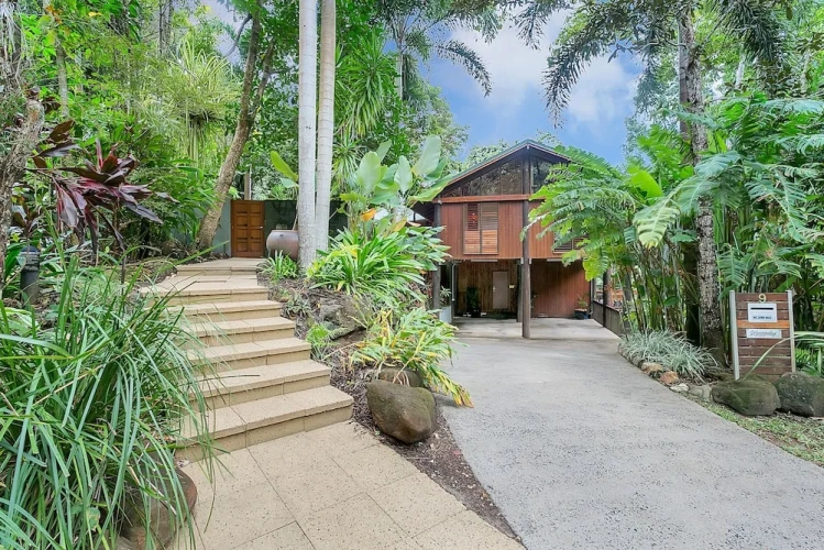 4 Bedrooms Luxury Cottage