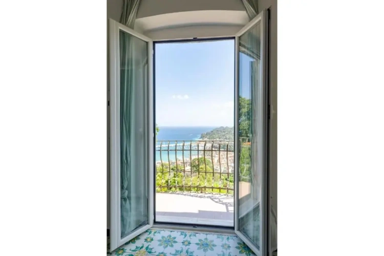 3 Bedrooms Apartment