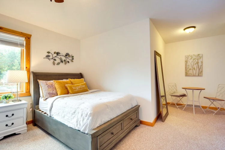 Lake Minocqua Condo w/ Shared Fire Pit!